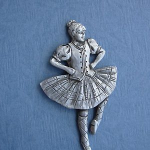 Brooch - Dancer