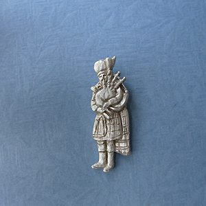 Brooch - Piper - Standing