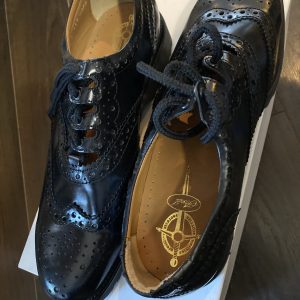Ghillie Brogues size 11 Like New