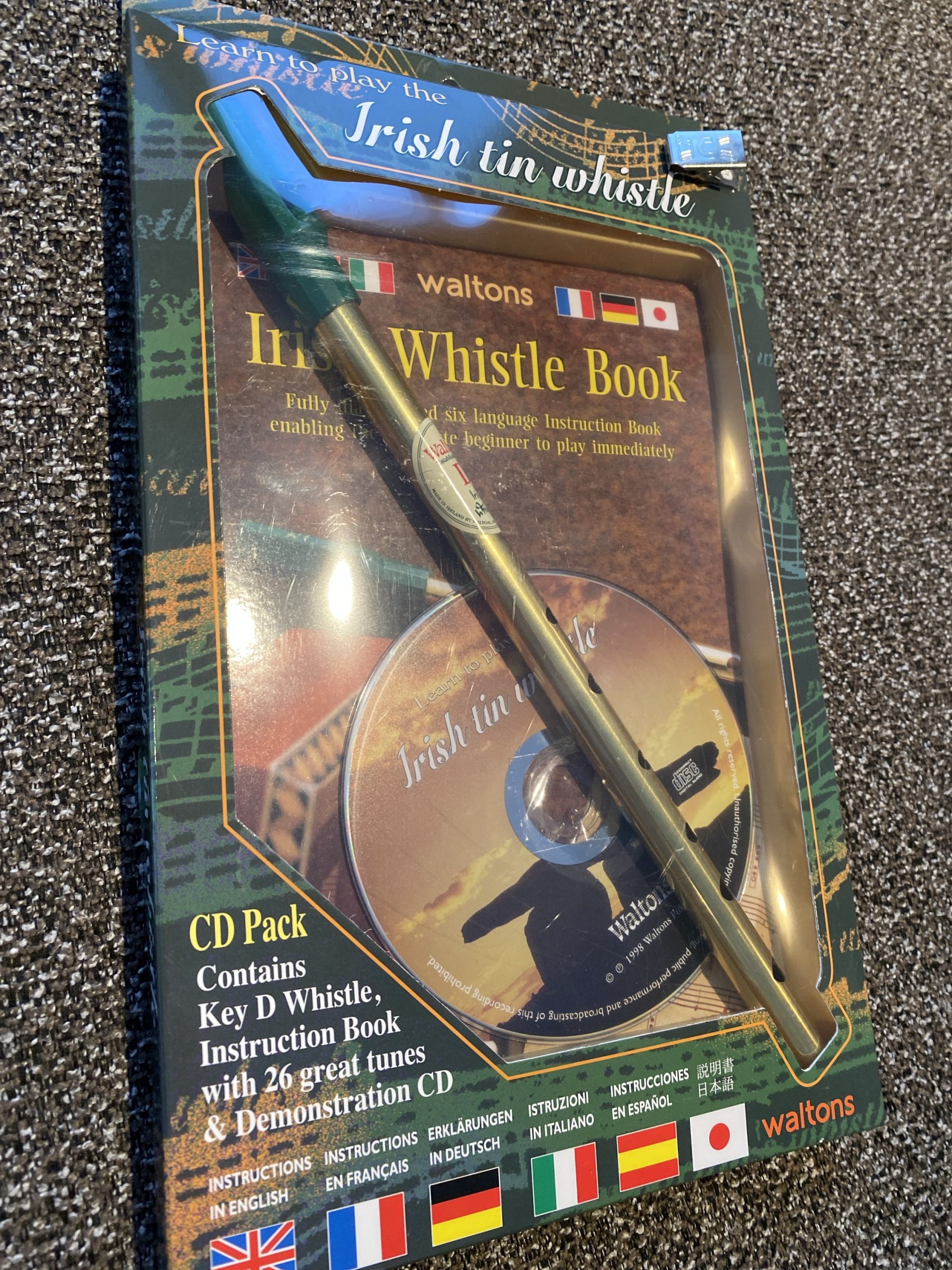 Irish Tin Whistle Triple - D Whistle + Book + CD