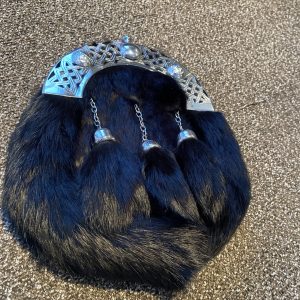 Dress Black fur sporran with Knot cantle